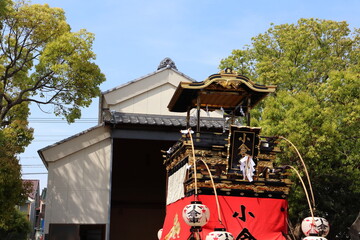 伝統を大切にする春の山車祭り