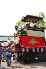 伝統を大切にする春の山車祭り