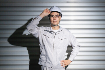 作業服の男性