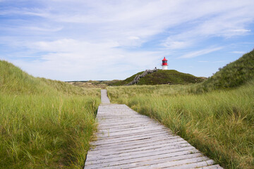 Idyllischer Weg zum Quermarkenfeuer Norddorf auf Amrum