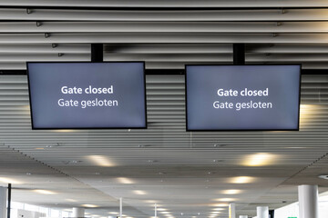 Gate closed - sign on a monitor at the airport