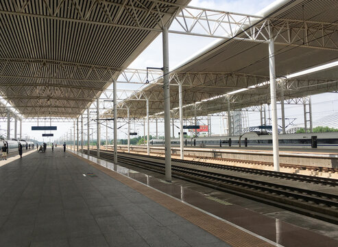 Steel Structure Ceiling at Dezhou East High Speed Railway Station on 20th June 2025