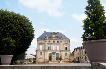 Zabytkowy budynek poczty, Mont-de-Marsan, w regionie Nowa Akwitania, w departamencie Landy, Francja, Historic post office building, Mont-de-Marsan, in the Nouvelle-Aquitaine region, Landes, France