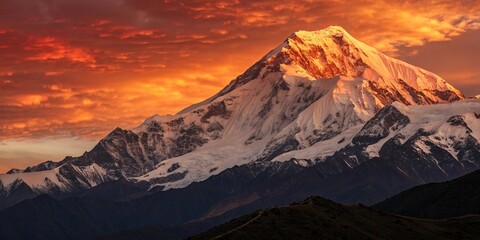 Obraz premium Ember Crown – The Summit Ablaze with Dying Light