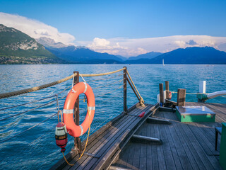Navigation sur le lac d'Annecy en Haute-Savoie