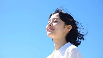 晴れ空と微笑む女性,Smiling Japanese Woman under Blue Sky