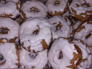 Freshly baked iced donuts - sweet treats for any occasion. Rosquillas listas for Fiestas de San...