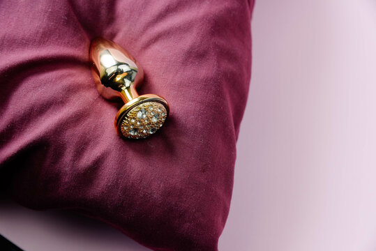 Xotinim birinchi marta jinsiy aloqa uchun ayolni xohlaydi, bizga sayohat qiladi, 35 yoshdan 40 yoshg Gulliverning birinchi versiyasi Lilliputlar mamlakatida jinsiy aloqa