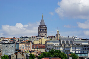 Fototapeta premium waterfront view of galata tower in istanbul