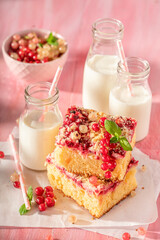 Sweet red currant yeast cake made of local berry fruits.