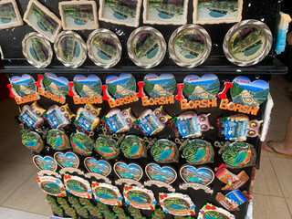 Obraz premium Magnets in a souvenir shop in Albania