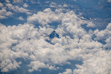 Punta della montagna tra le nuvole, Alpi francesi