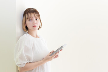 読書をする女性