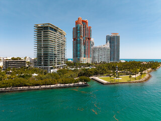 Obraz premium Miami Beach cityscape. Miami summer aerial view. Miami Beach shoreline. South Beach Miami aerial view. Blue ocean in Florida skyline.