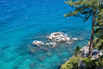Waters and rocks in the Tahoe lake
