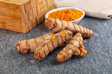 Fresh aroma tumeric roots heap