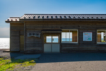 海が見える駅、五能線、驫木駅。日本、青森、深浦