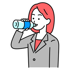 水分補給をするスーツの女性