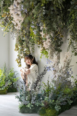 女性と植物