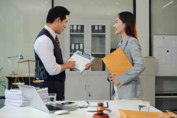 Obraz premium legal and corporate consultation concept focusing on law, advice, and business agreements.