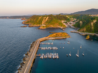 Fototapeta premium Costa de Asturias al atardecer en España