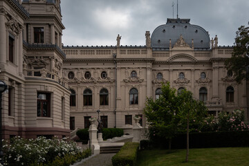 Palłac w Łodzi, pomnik w Łodzi