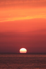 日本の海岸　海岸線　夕日　朝日