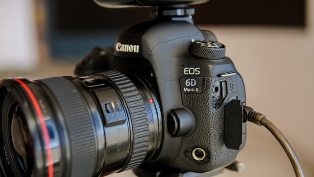 Jakarta, Indonesia - 9th.September.2024 - Canon EOS 6D Mark II Full-frame DSLR Body with standart Lens Kid 24-105mm - Product Shoot - Canon EOS 6D Mark II