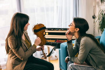 Student Have Private Violin Lesson
