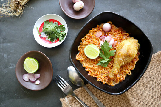 Khao Soi Recipe, Khao Soi, Khao Soi Gai, Thai Noodles Khao Soi, Chicken Curry with seasoning on table