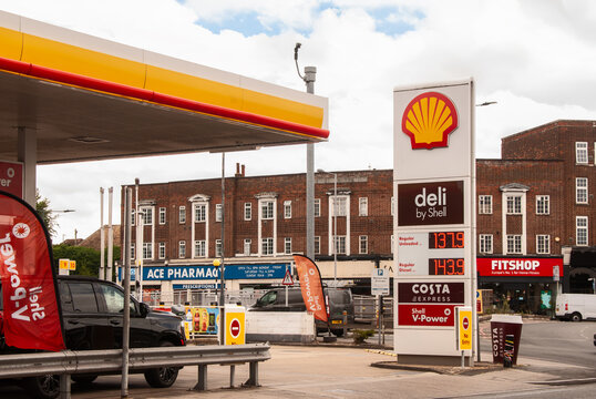 Shell petrol station sign, Surbiton, UK petrol station. Costa and Shell cooperation.