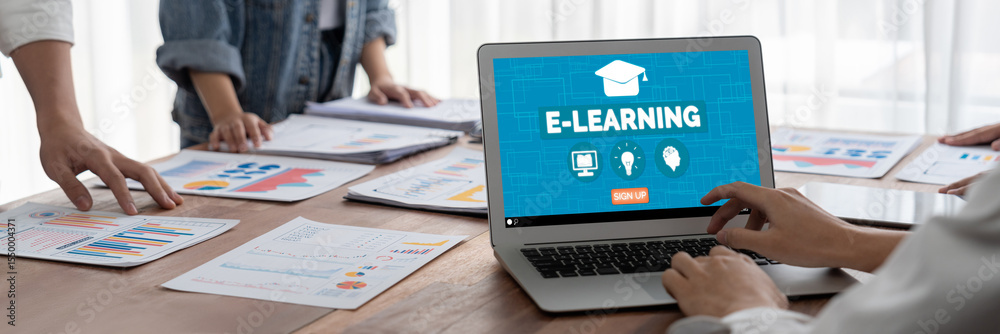 Aufkleber E-learning website with brisk sofware for student to study online on the internet network