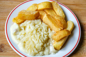  Traditional Classid Baked Fish Pie with THick Cut Chunky Chips