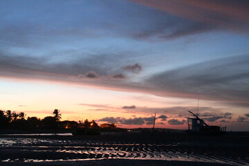 Pôr do Sol praia areia coqueiros praia no Ceará Icapuí