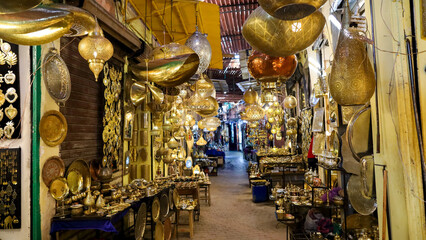 モロッコ　マラケッシュ　メディナ旧市街の風景　カラフルなスーク