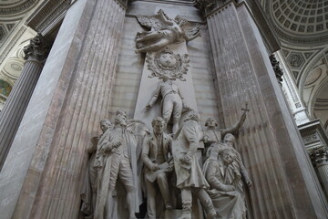 Le Panthéon, nécropole en l'honneur des grands personnages de l'histoire contemporaine...