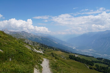 Obraz premium view from the trail - Pointe de la Plaine Morte, Switzerland 