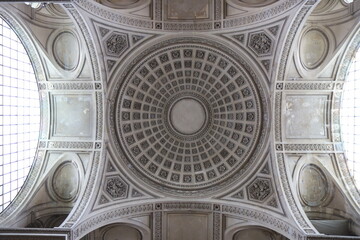 Le Panthéon, nécropole en l'honneur des grands personnages de l'histoire contemporaine...