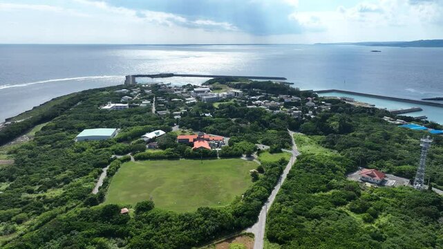 聖なる浜辺と集落の風景｜久高島の記憶を空から巡る