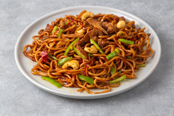 Chicken, pepper and cashew noodles