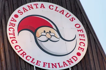 Gordijnen Poolcirkel Santa Claus Village in Rovaniemi - Finland  © Adwo