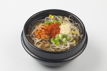 Kongnamul gukbap is a soup made by boiling rice and bean sprouts with various seasonings.