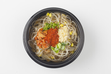 Kongnamul gukbap is a soup made by boiling rice and bean sprouts with various seasonings.
