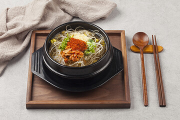Kongnamul gukbap is a soup made by boiling rice and bean sprouts with various seasonings.