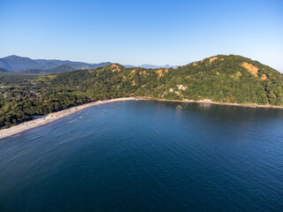 Obraz premium Beautiful Barra do Sahy beach at sunset