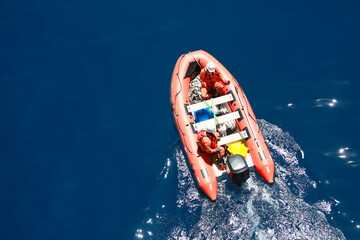 Life boat in gulf or sea to support oil and gas platform, Safety equipment to protect worker when fire case in oil and gas industry, Evacuation equipment in and and gas platform, Safety equipment