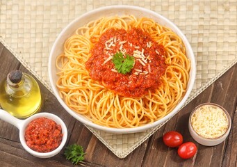 Spaghetti bolognese is a popular classic pasta dish. Using minced meat sauce with a mixture of...