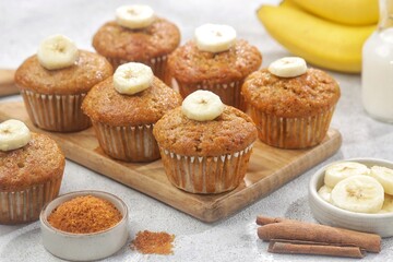 Banana muffins are made from a mixture of raw materials in the form of wheat flour and crushed banana.