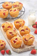 Strawberry muffins are a type of cake made from a mixture of flour, sugar, eggs, milk and leavening agents such as baking powder, with the addition of fresh strawberry pieces.