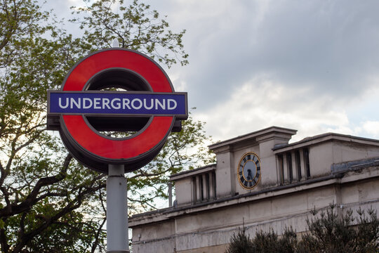 London, United Kingdom May 04 2023 London Underground sign at Green Park station
